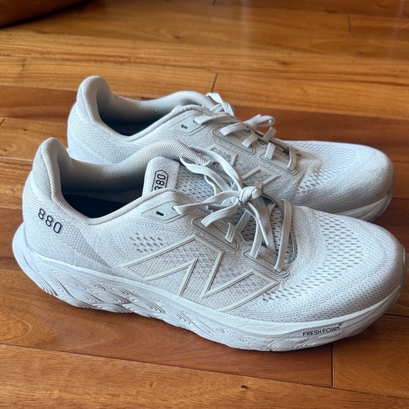 New Balance Light Gray Athletic Sneakers Size 11 - Picture 2 of 5
